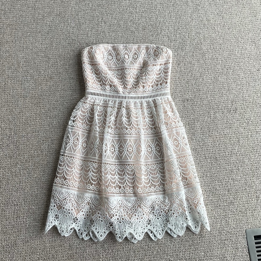 White Lace Strapless Dress